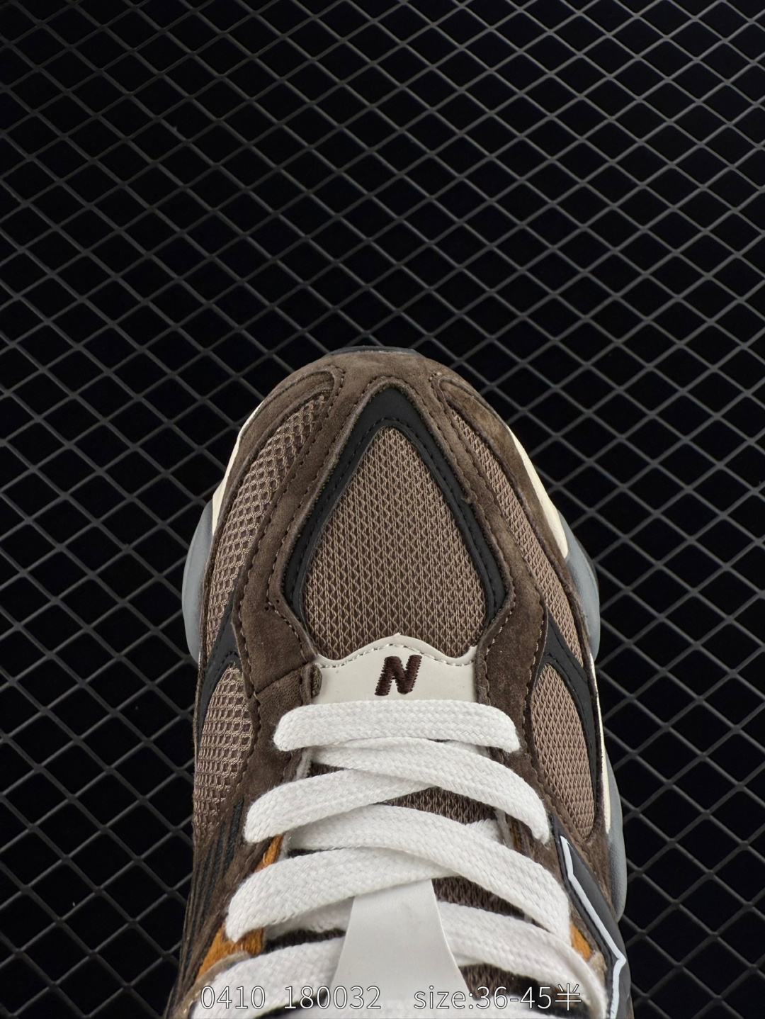 New Balance    NB9060